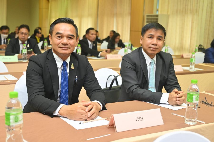 การประชุมมอบนโยบายและแนวทางการยกระดับประสิทธิภาพการบริหารจัดการศึกษาแก่คณะผู้บริหารสถานศึกษา